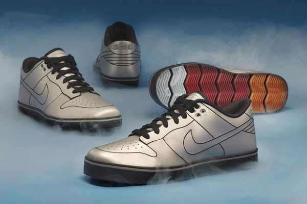  Nike 6.0 DeLorean Dunk
