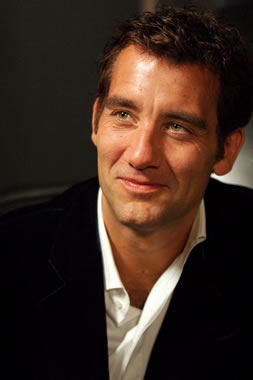   (Clive Owen)