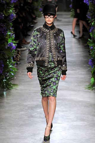  Shu Pei Qin  -          , Givenchy