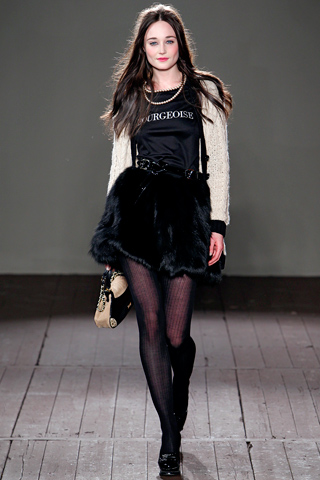 Erin Fee      -  , Moschino Cheap and Chic